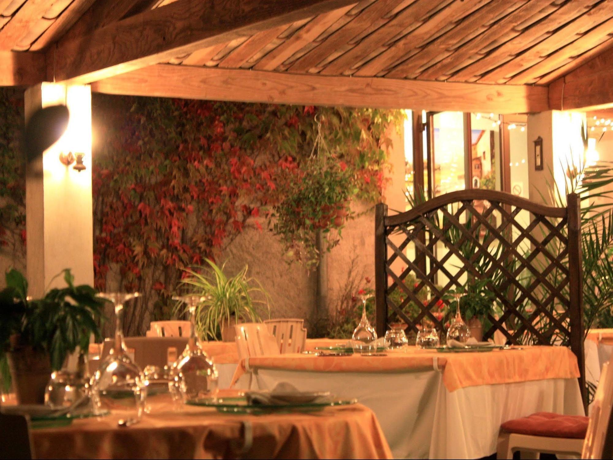 Logis Hotel Restaurant Les Norias Cazilhac  Kültér fotó